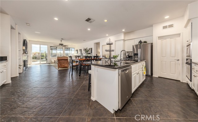 1899 Fitzgerald Avenue, San Jacinto CA: https://media.crmls.org/medias/a50ba33a-57e6-424e-a11e-f89f6ec4ea52.jpg