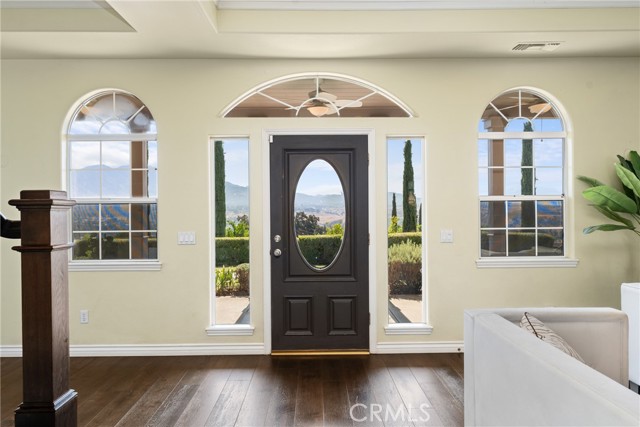 Detail Gallery Image 15 of 59 For 31819 Highview Dr, Redlands,  CA 92373 - 4 Beds | 3/1 Baths