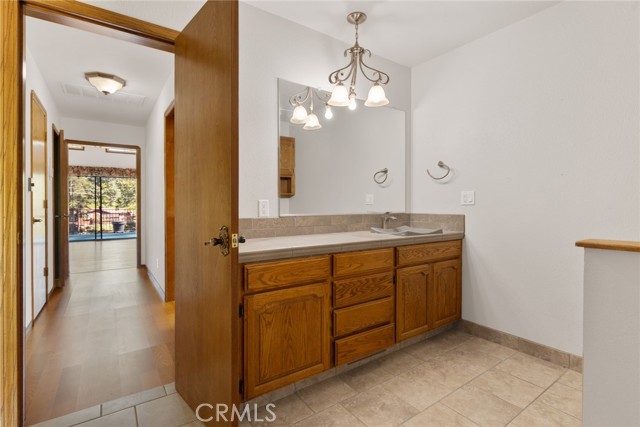 3 Town Hill Way, Berry Creek CA: https://media.crmls.org/medias/a50bd878-9f41-47f7-94ac-86e2ac6a155d.jpg
