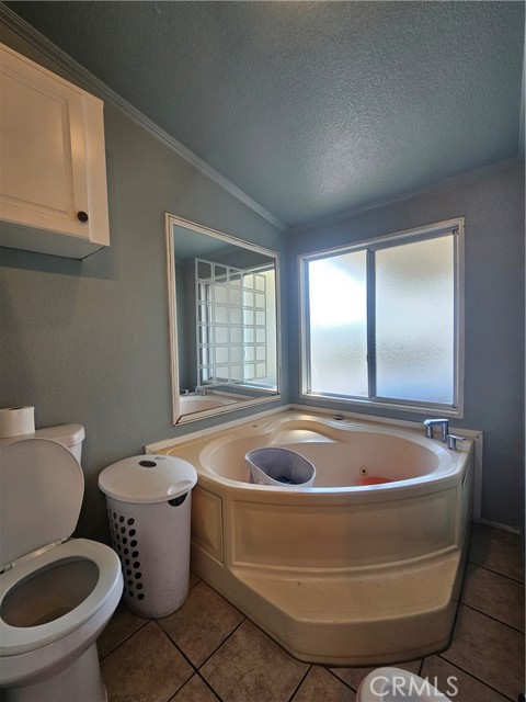 Detail Gallery Image 17 of 24 For 16600 Downey Ave #27,  Paramount,  CA 90723 - 4 Beds | 2 Baths