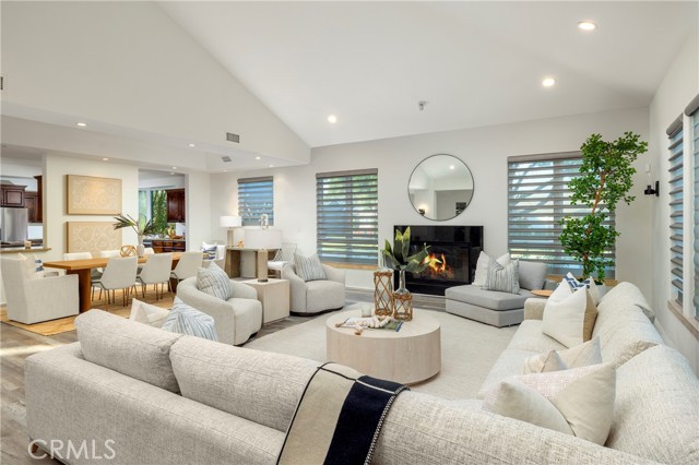 3141 Hillrose Dr, Rossmoor CA: https://media.crmls.org/medias/a50de382-37d0-49c7-b303-eee971f3c870.jpg