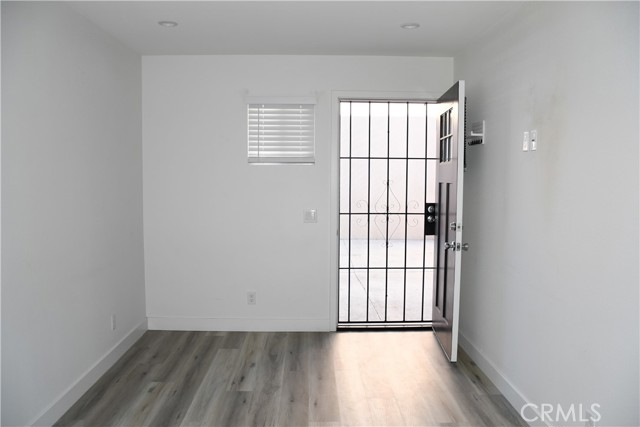 Detail Gallery Image 23 of 38 For 994 Valencia #108,  Costa Mesa,  CA 92626 - 1 Beds | 1 Baths