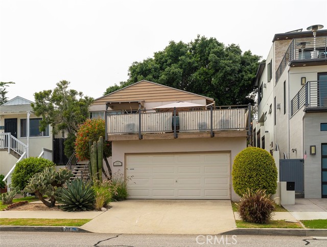 717 Juanita Avenue, Redondo Beach, California 90277, 3 Bedrooms Bedrooms, ,1 BathroomBathrooms,Residential,Sold,Juanita,SB23072511