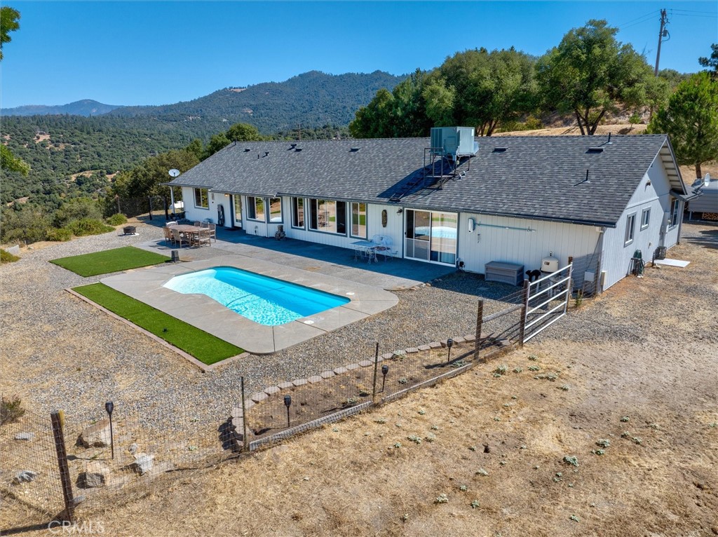 45337 Valley Oak Drive