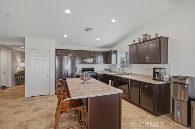 Detail Gallery Image 6 of 22 For 11866 Andrews, Victorville,  CA 92392 - 3 Beds | 2 Baths