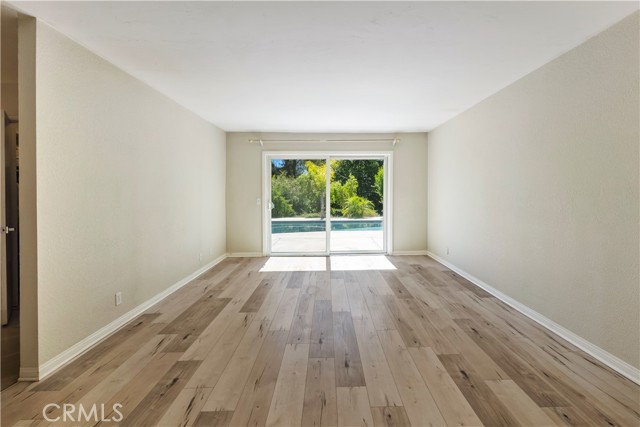 6065 Saint Augustine Drive, Riverside CA: https://media.crmls.org/medias/a51262f8-abef-4d6a-bae8-22555438e43d.jpg