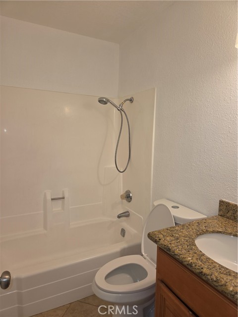 16581 Desert Sands Road, Victorville CA: https://media.crmls.org/medias/a512d18c-bad9-43a1-adae-b8e983094a08.jpg