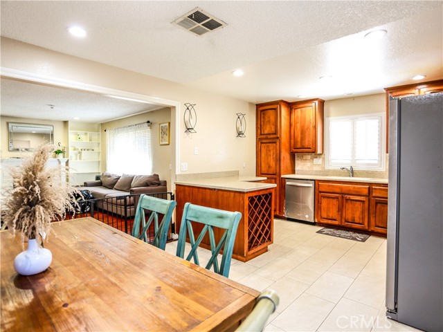 Detail Gallery Image 13 of 21 For 1628 Quincy Ct, Redlands,  CA 92374 - 3 Beds | 2 Baths