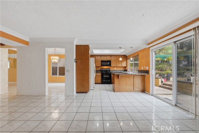 Detail Gallery Image 7 of 34 For 6 Sage Canyon, Pomona,  CA 91766 - 4 Beds | 3 Baths