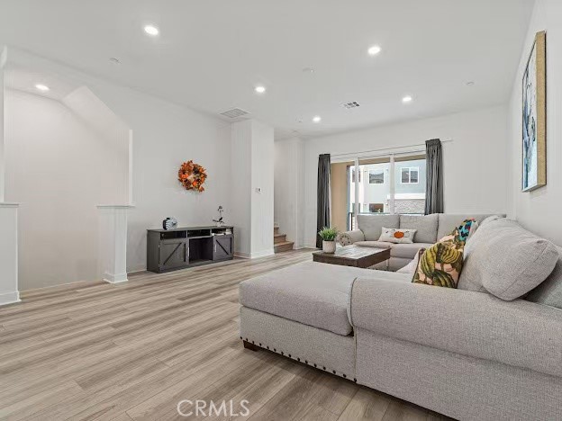 Detail Gallery Image 23 of 44 For 352 Tank, Irvine,  CA 92618 - 3 Beds | 3/1 Baths