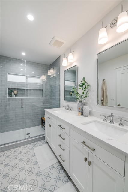 209 15th Street, Manhattan Beach, California 90266, 3 Bedrooms Bedrooms, ,2 BathroomsBathrooms,Residential,Sold,15th,SB23017345