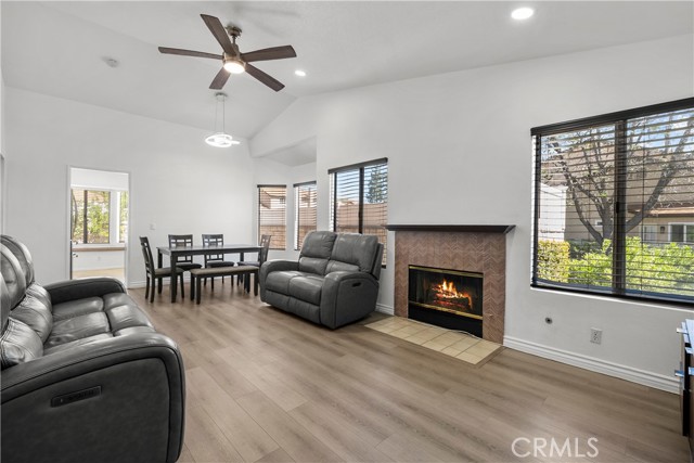 Detail Gallery Image 4 of 47 For 22942 Banyan, Saugus,  CA 91390 - 3 Beds | 2 Baths