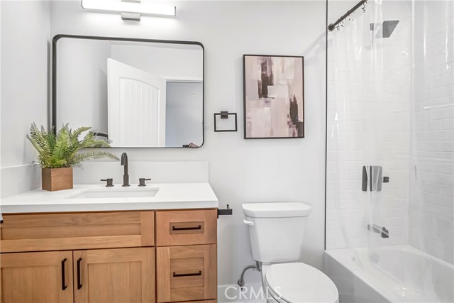 Detail Gallery Image 11 of 20 For 10035 S Western Ave #103,  Los Angeles,  CA 90047 - 2 Beds | 2 Baths