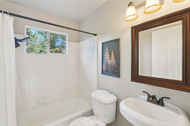 Detail Gallery Image 17 of 33 For 195 Birchwood Dr, Lake Arrowhead,  CA 92352 - 3 Beds | 3/1 Baths