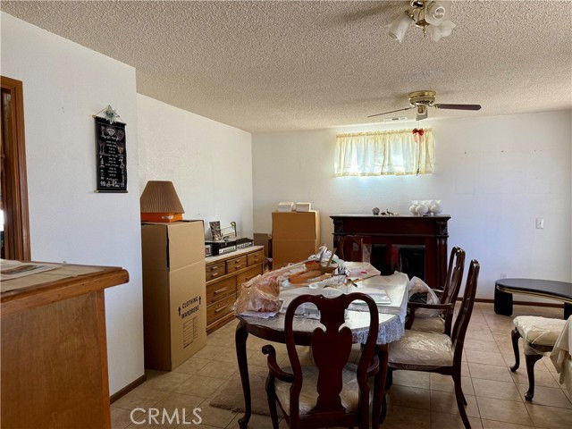 17798 Cherry Street, Hesperia CA: https://media.crmls.org/medias/a5195cf2-643c-4c22-8a93-f9b9550daae7.jpg