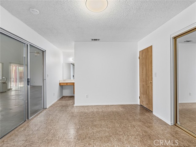 Detail Gallery Image 18 of 33 For 18449 Hackberry, Hesperia,  CA 92345 - 3 Beds | 2 Baths