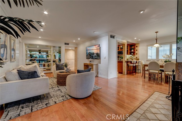 Detail Gallery Image 6 of 34 For 15335 Magnolia #216,  Sherman Oaks,  CA 91403 - 3 Beds | 2 Baths