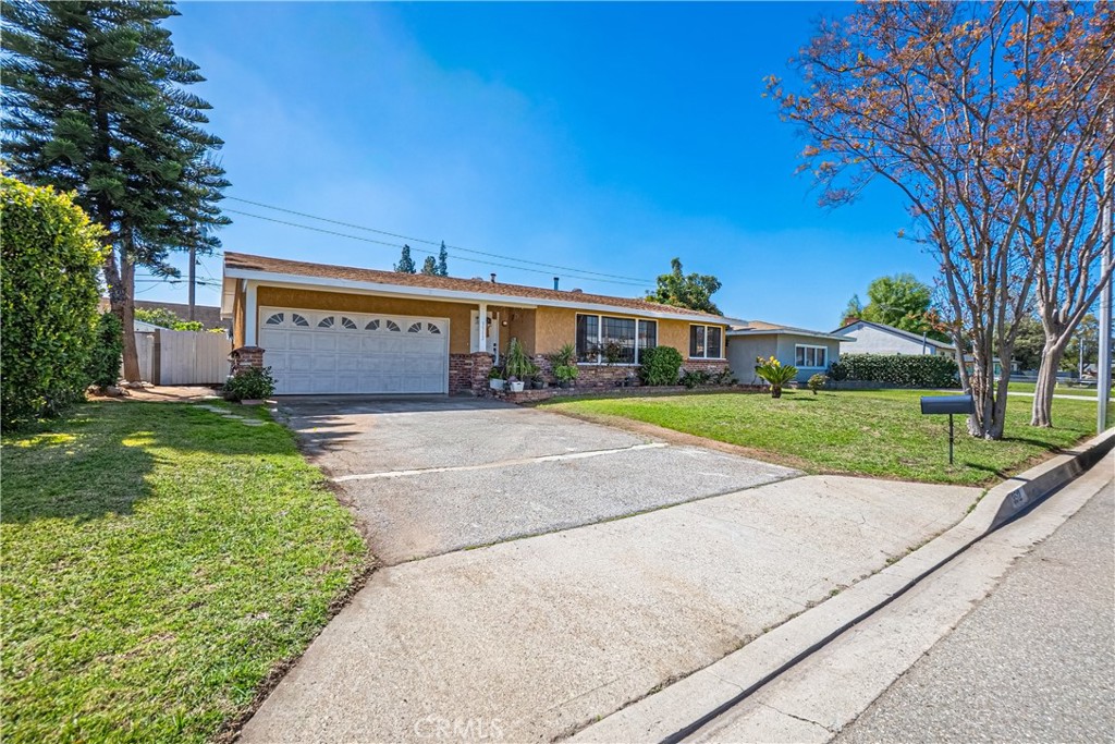 3512 E Miriam Drive
