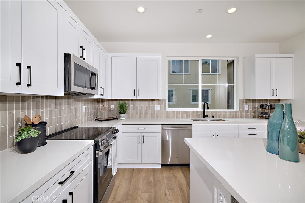 6052 Fairfax Drive