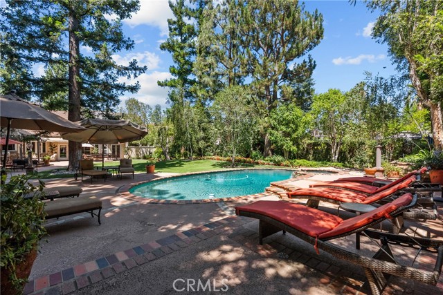 19222 Mayall Street, Northridge CA: https://media.crmls.org/medias/a51baffa-97a0-44b5-90c9-b63bb99baa0b.jpg