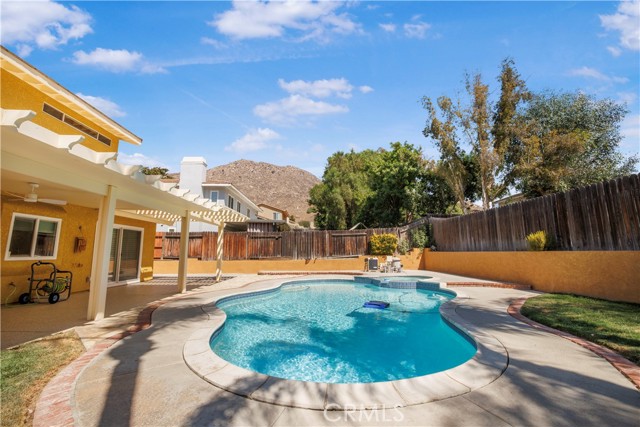 22705 Robin Way, Grand Terrace CA: https://media.crmls.org/medias/a51befaf-649f-4722-b9b7-f3d723559aa6.jpg
