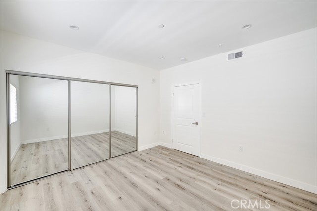 Detail Gallery Image 11 of 19 For 14526 Hartland St #106,  Van Nuys,  CA 91405 - 2 Beds | 2 Baths