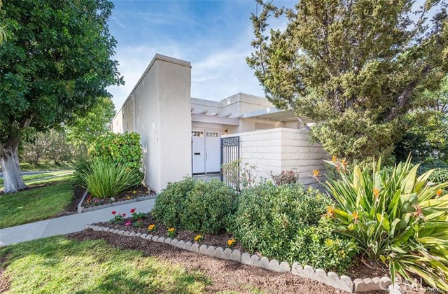 Image 2 for 2116 Via Puerta #C, Laguna Woods, CA 92637