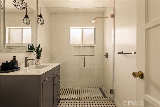 Detail Gallery Image 20 of 22 For 15233 Camarillo St, Sherman Oaks,  CA 91403 - – Beds | – Baths