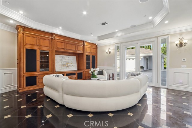 Detail Gallery Image 12 of 68 For 1117 Encanto Dr, Arcadia,  CA 91007 - 6 Beds | 6/1 Baths