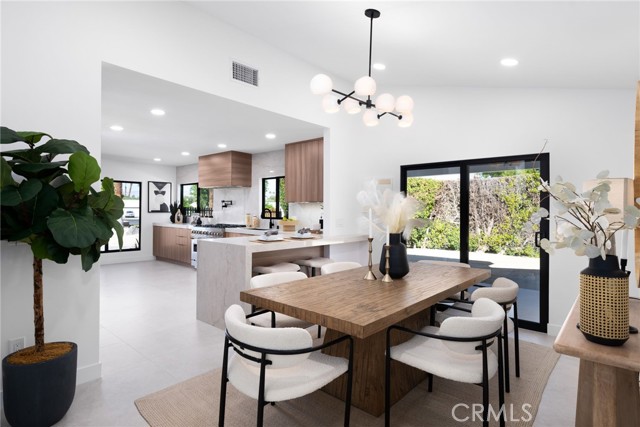 1975 E Mark Leslie, Palm Springs, CA 92264