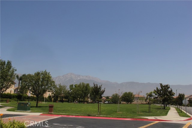 Detail Gallery Image 10 of 11 For 11734 Parliament Dr, Rancho Cucamonga,  CA 91730 - 4 Beds | 2/1 Baths