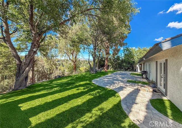 17547 Rushing Drive, Granada Hills CA: https://media.crmls.org/medias/a52023b3-00fb-4e53-bf62-e8027124213e.jpg