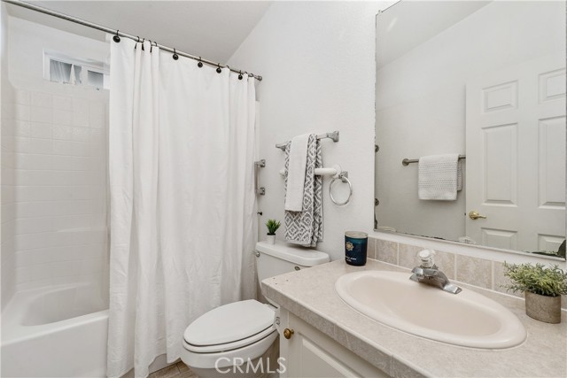 Detail Gallery Image 32 of 38 For 108 Pigeon Ln, Fountain Valley,  CA 92708 - 3 Beds | 2 Baths