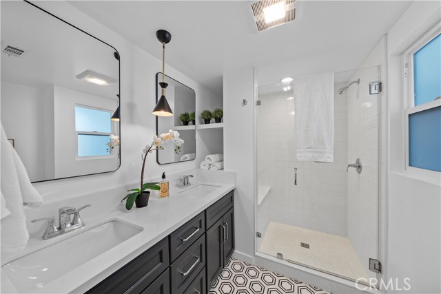 Detail Gallery Image 5 of 27 For 7724 W 85th St, Playa Del Rey,  CA 90293 - 4 Beds | 2/1 Baths