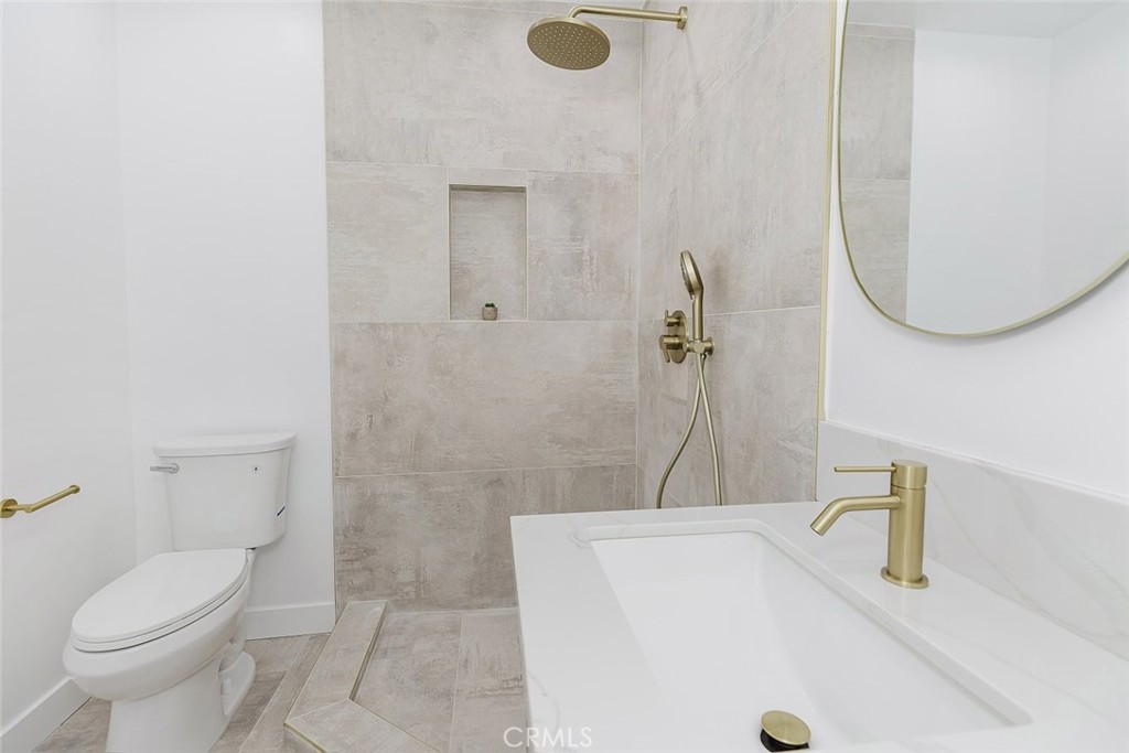 https://media.crmls.org/medias/a523bb2b-293d-4ff1-977f-18113b875a38.jpg?preset=X-Large