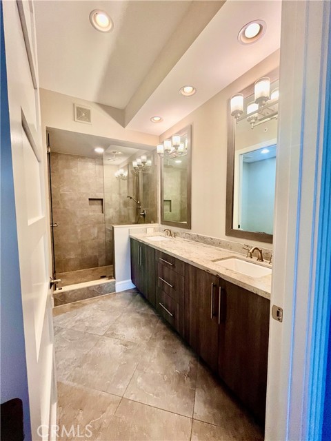 Detail Gallery Image 6 of 21 For 4511 El Mar Dr #307,  –,  FL 33308 - 2 Beds | 2 Baths