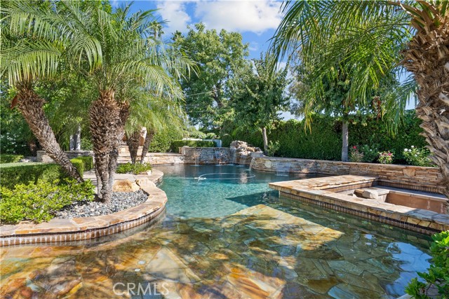 Detail Gallery Image 10 of 57 For 10132 Wish Ave, Northridge,  CA 91325 - 4 Beds | 3 Baths