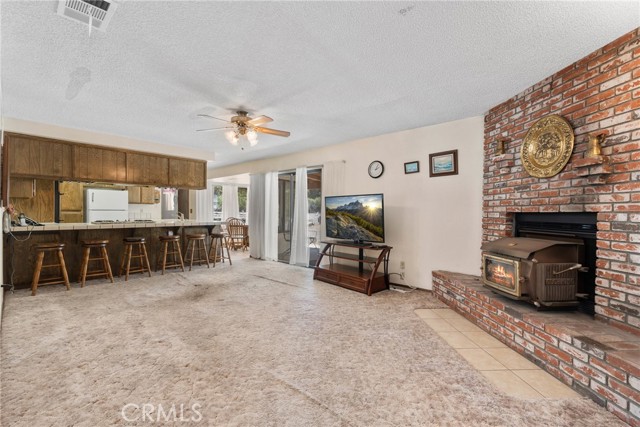 Detail Gallery Image 4 of 39 For 7370 Scrub Oak Dr, Wrightwood,  CA 92397 - 3 Beds | 2/1 Baths