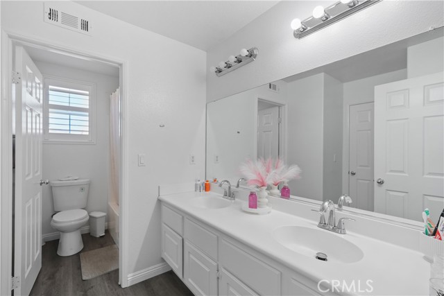 Detail Gallery Image 22 of 56 For 569 Overleaf, San Jacinto,  CA 92582 - 3 Beds | 4 Baths