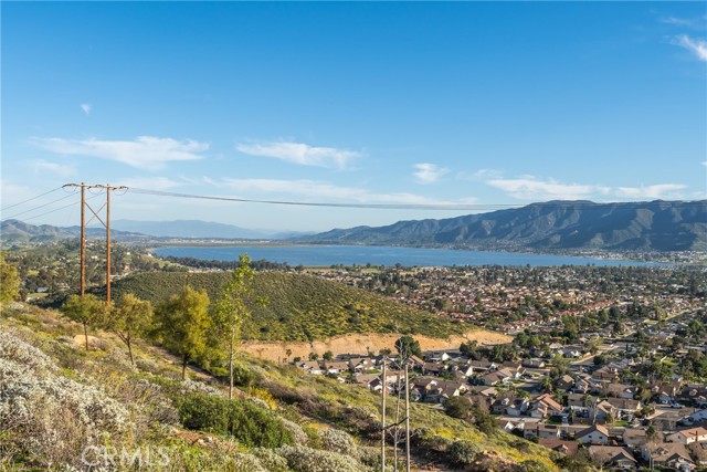 Detail Gallery Image 38 of 46 For 4011 Elderberry, Lake Elsinore,  CA 92530 - 4 Beds | 2/1 Baths