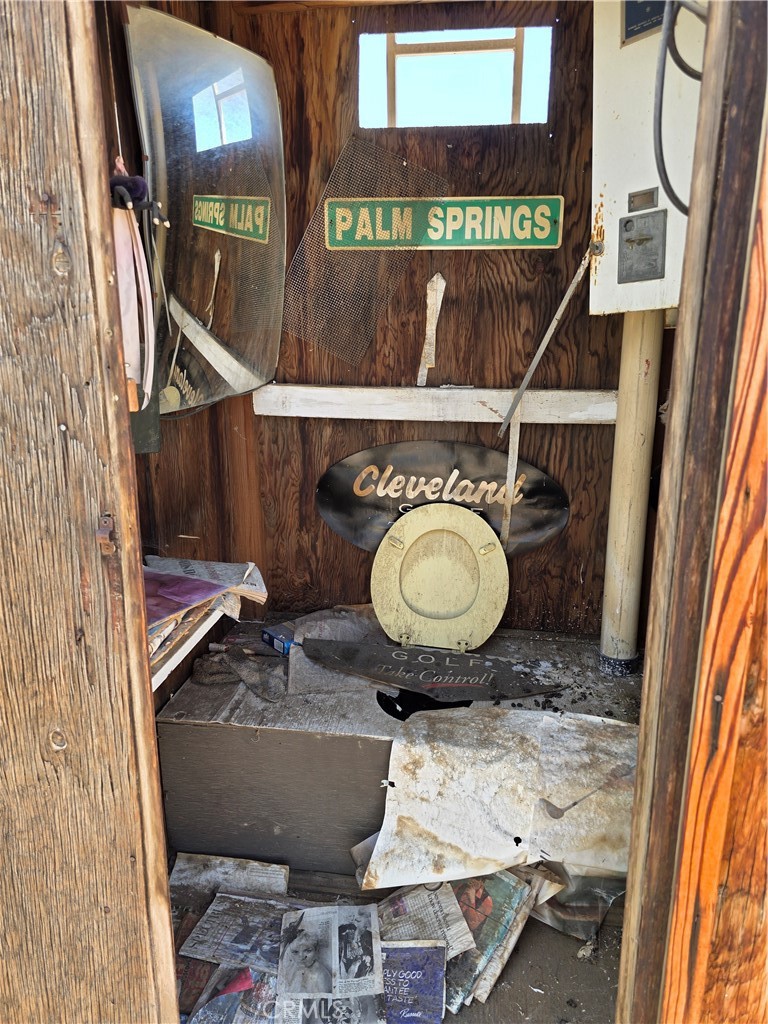 https://media.crmls.org/medias/a528501d-112a-4412-8ab1-4d3d9aa5b1bd.jpg?preset=X-Large