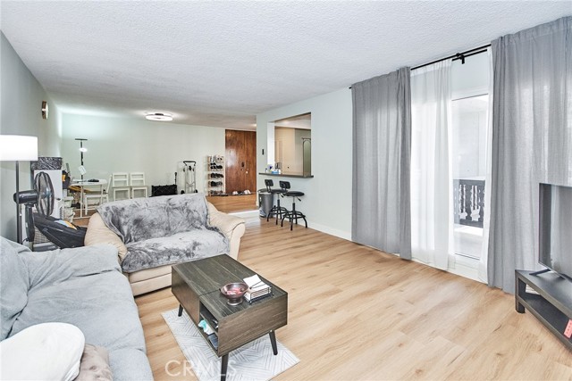 Detail Gallery Image 4 of 34 For 6124 Buckingham, Culver City,  CA 90230 - 1 Beds | 1 Baths