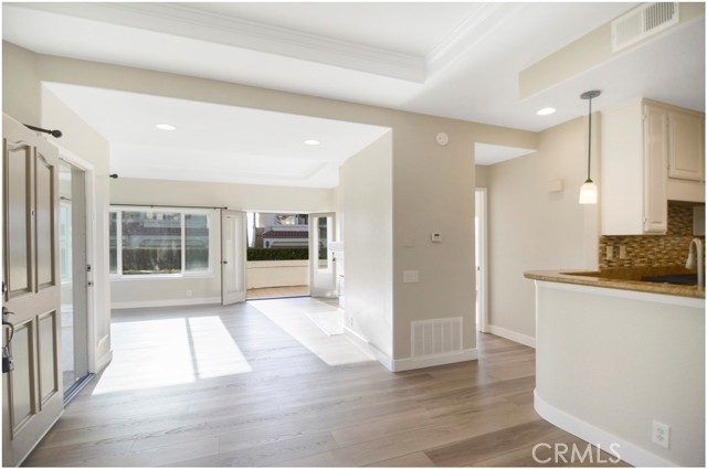 Detail Gallery Image 13 of 26 For 63 Centre Ct, Dana Point,  CA 92629 - 2 Beds | 2 Baths