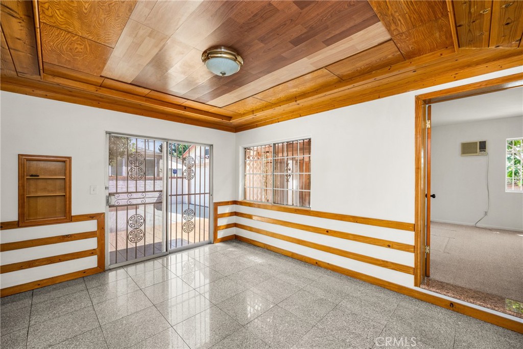 https://media.crmls.org/medias/a52a8a61-16af-40ae-820c-c7b253e6eb52.jpg?preset=X-Large