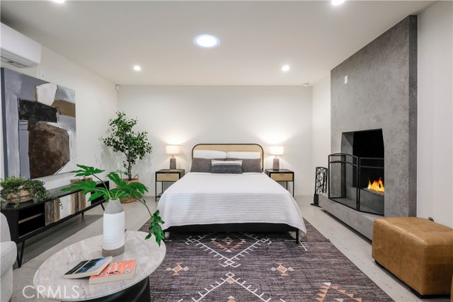 18852 Collins Street, Tarzana CA: https://media.crmls.org/medias/a52acd9a-93ec-42a8-8294-142c02e07188.jpg