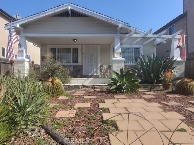 637 E 76th Place, Los Angeles, California 90001, 2 Bedrooms Bedrooms, ,1 BathroomBathrooms,Residential,For Sale,637 E 76th Place,CRPW24034765