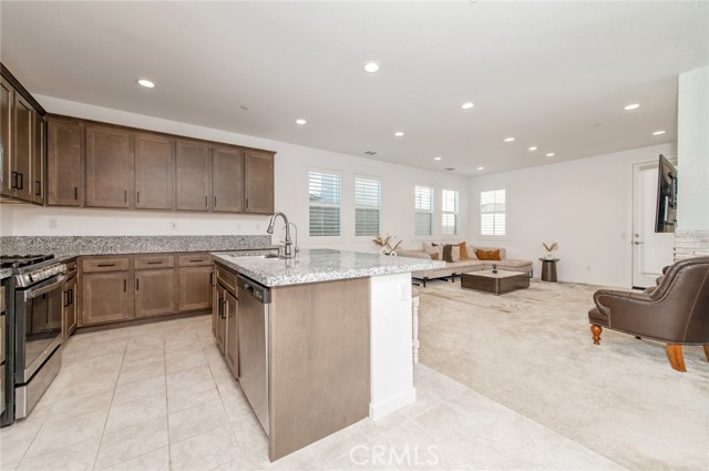 Detail Gallery Image 7 of 29 For 3873 Cranbrook Paseo, Ontario,  CA 91761 - 4 Beds | 3 Baths