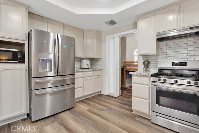10325 Sheep Creek Road, Phelan CA: https://media.crmls.org/medias/a52bfdbd-0db7-4c1b-9f74-a771656322ed.jpg