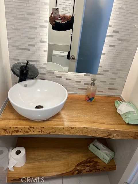 8110 Canby, Reseda CA: https://media.crmls.org/medias/a52c31ae-f6a4-40ee-9952-baa038c9e209.jpg