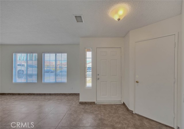 Detail Gallery Image 8 of 56 For 13571 Copperstone Dr, Victorville,  CA 92392 - 3 Beds | 2 Baths